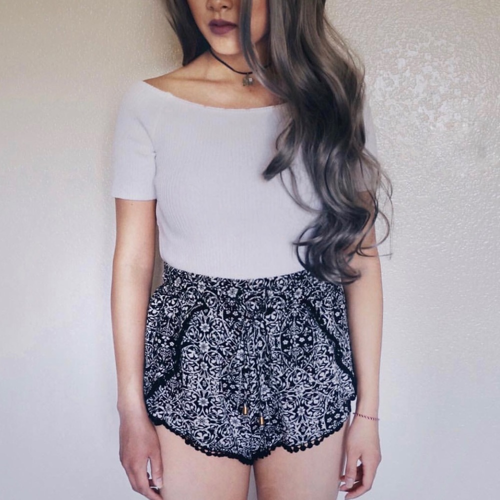 ❤️SOLD❤️ Top and shorts bundle